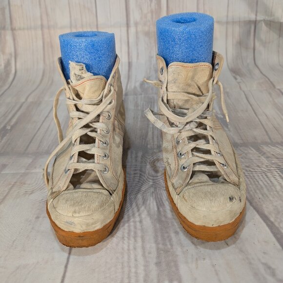 VTG Acton Wings Broomball Men's 10 White Canvas Broom Ball Athletic Sneaker - Picture 1 of 12